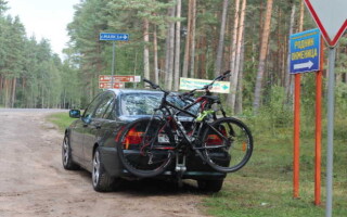 Thule Xpress 970 – достойный багажник на фаркоп для транспортировки двух велосипедов
